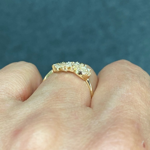 New Solid 14K Yellow Gold Fancy CZ Flower Ring - Picture 5 of 8